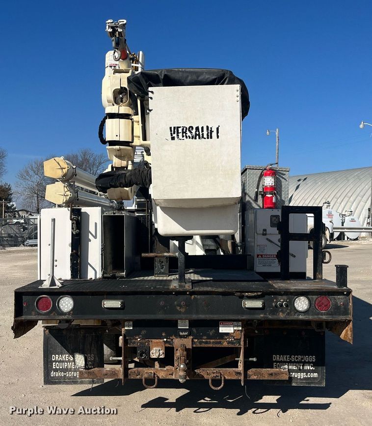 image for item LD9957 2014 Dodge Ram 5500 HD bucket truck