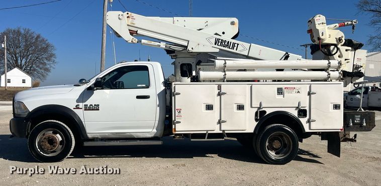 image for item LD9957 2014 Dodge Ram 5500 HD bucket truck