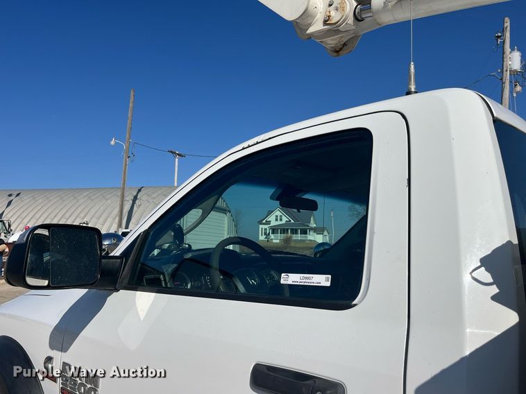 image for item LD9957 2014 Dodge Ram 5500 HD bucket truck