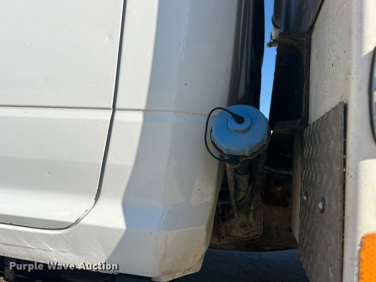 image for item LD9957 2014 Dodge Ram 5500 HD bucket truck