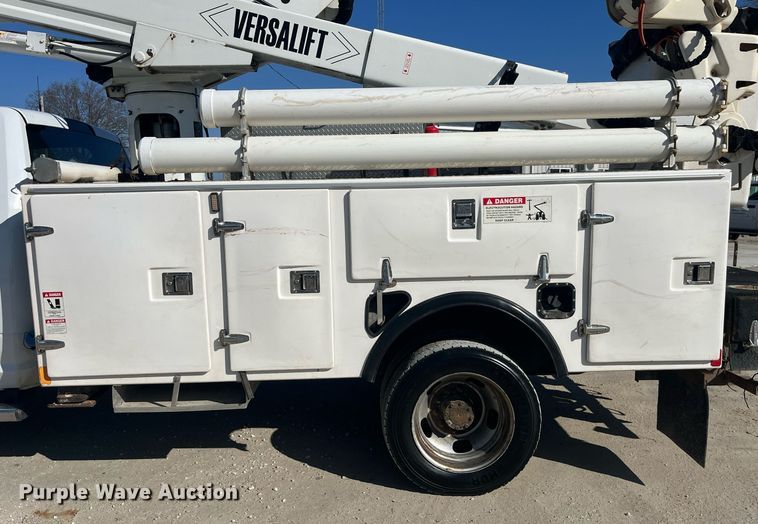 image for item LD9957 2014 Dodge Ram 5500 HD bucket truck