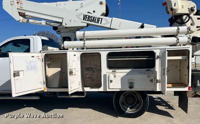 image for item LD9957 2014 Dodge Ram 5500 HD bucket truck