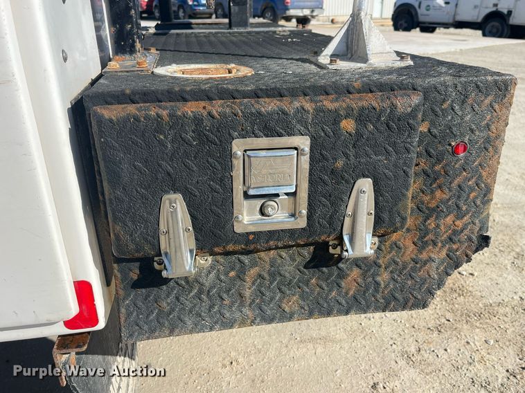 image for item LD9957 2014 Dodge Ram 5500 HD bucket truck