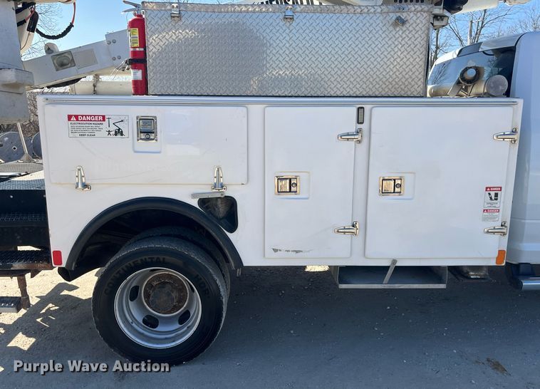 image for item LD9957 2014 Dodge Ram 5500 HD bucket truck