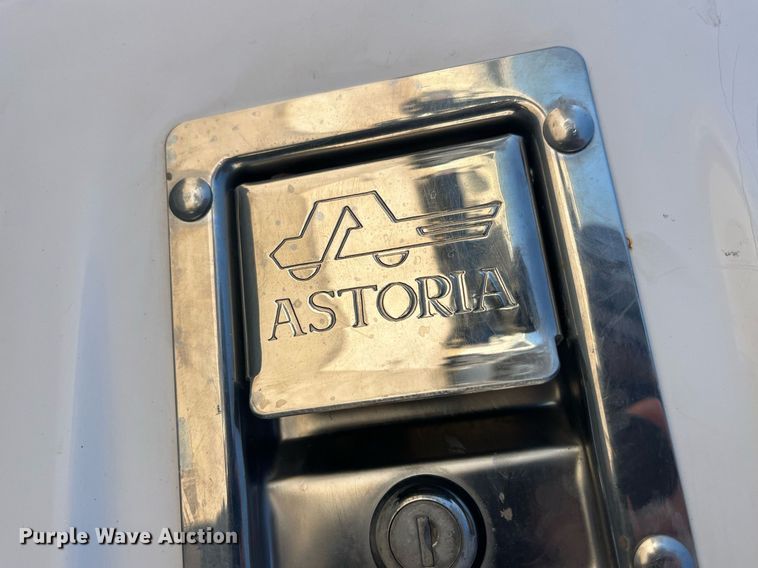 image for item LD9957 2014 Dodge Ram 5500 HD bucket truck