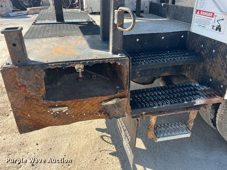 image for item LD9957 2014 Dodge Ram 5500 HD bucket truck