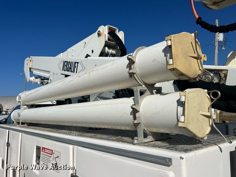 image for item LD9957 2014 Dodge Ram 5500 HD bucket truck