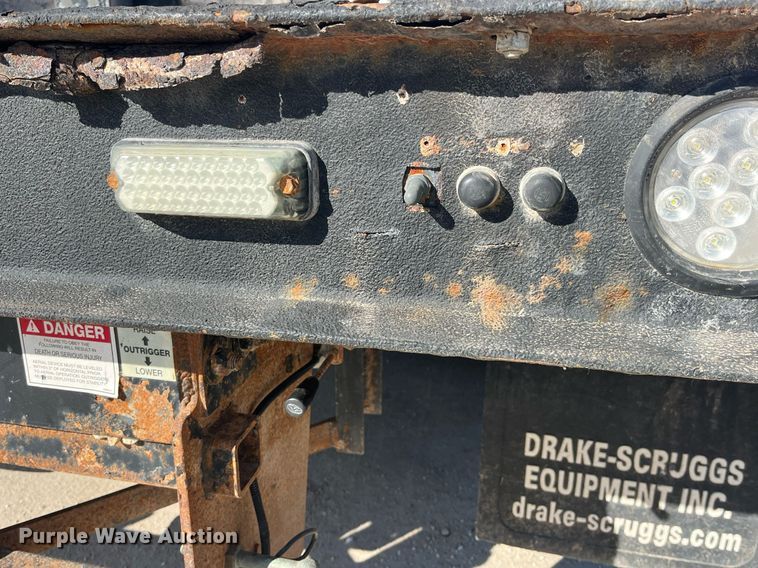 image for item LD9957 2014 Dodge Ram 5500 HD bucket truck