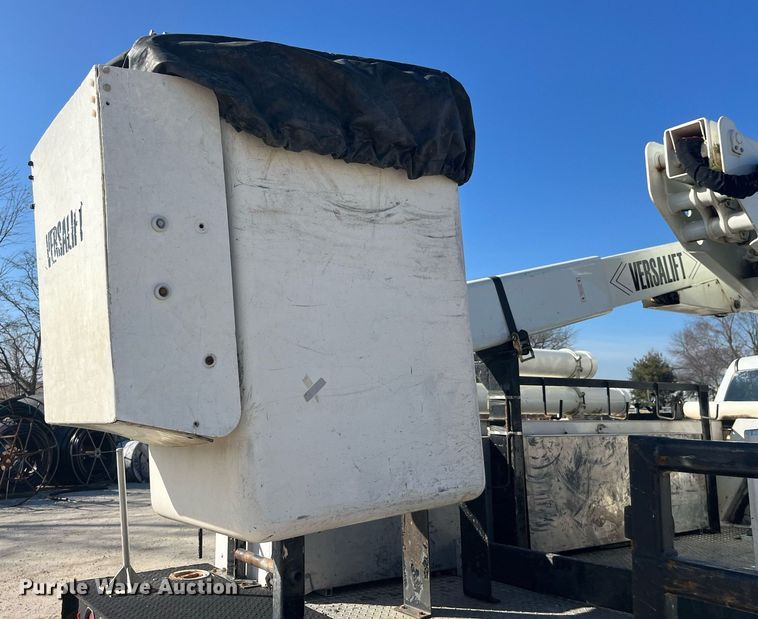 image for item LD9957 2014 Dodge Ram 5500 HD bucket truck