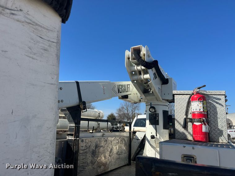 image for item LD9957 2014 Dodge Ram 5500 HD bucket truck