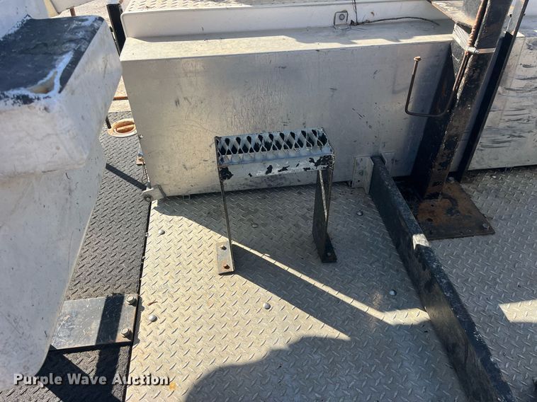 image for item LD9957 2014 Dodge Ram 5500 HD bucket truck