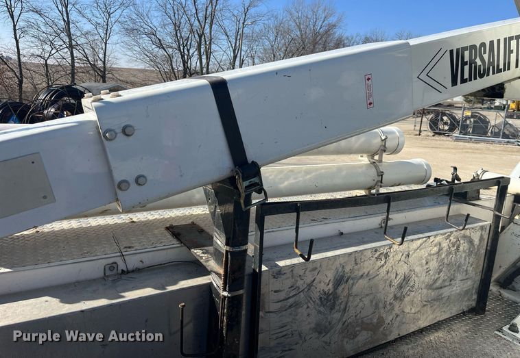 image for item LD9957 2014 Dodge Ram 5500 HD bucket truck