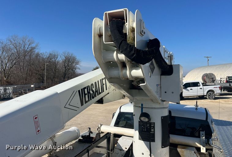 image for item LD9957 2014 Dodge Ram 5500 HD bucket truck