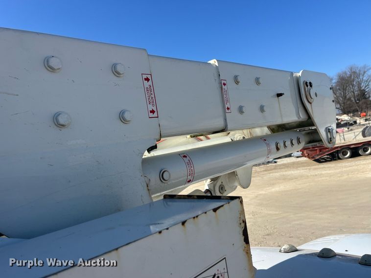 image for item LD9957 2014 Dodge Ram 5500 HD bucket truck