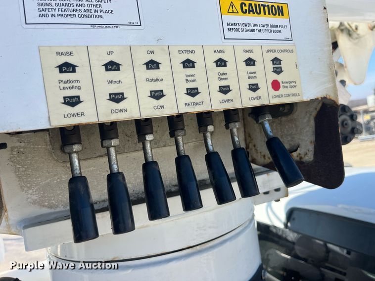 image for item LD9957 2014 Dodge Ram 5500 HD bucket truck