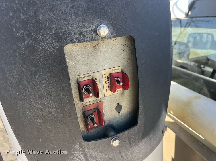 image for item LD9957 2014 Dodge Ram 5500 HD bucket truck