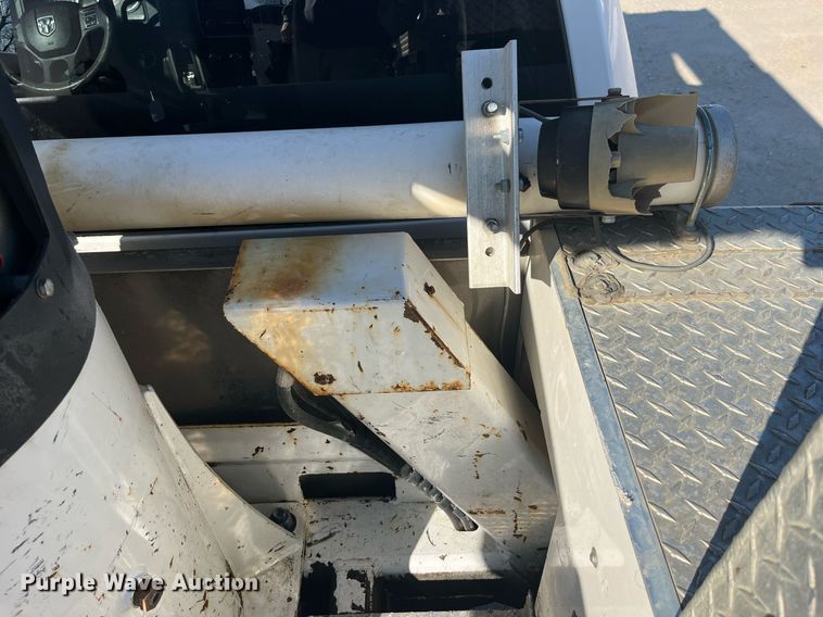 image for item LD9957 2014 Dodge Ram 5500 HD bucket truck