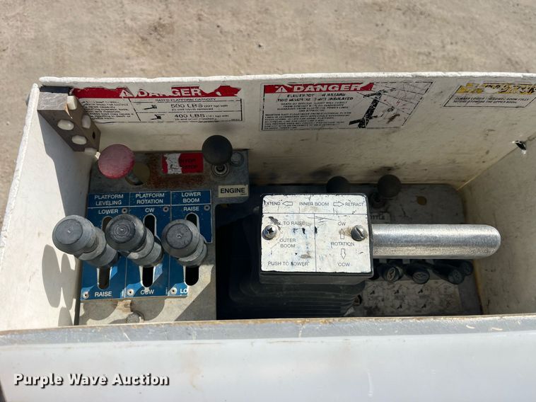 image for item LD9957 2014 Dodge Ram 5500 HD bucket truck