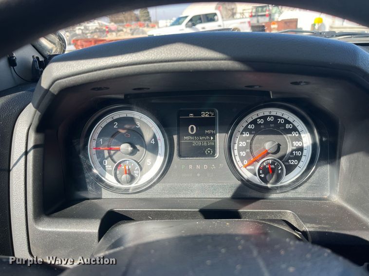 image for item LD9957 2014 Dodge Ram 5500 HD bucket truck