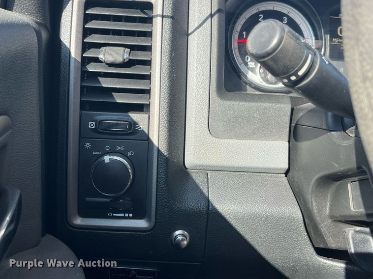 image for item LD9957 2014 Dodge Ram 5500 HD bucket truck