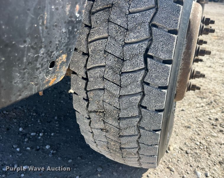 image for item LD9957 2014 Dodge Ram 5500 HD bucket truck