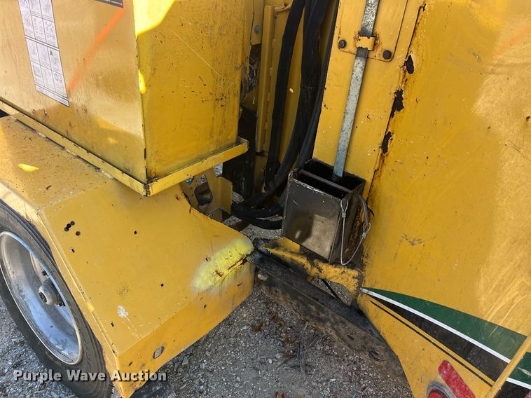 image for item LD9958 2018 Vermeer BC1200XL wood chipper