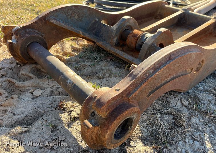 image for item LD9967 Komatsu excavator bucket and thumb