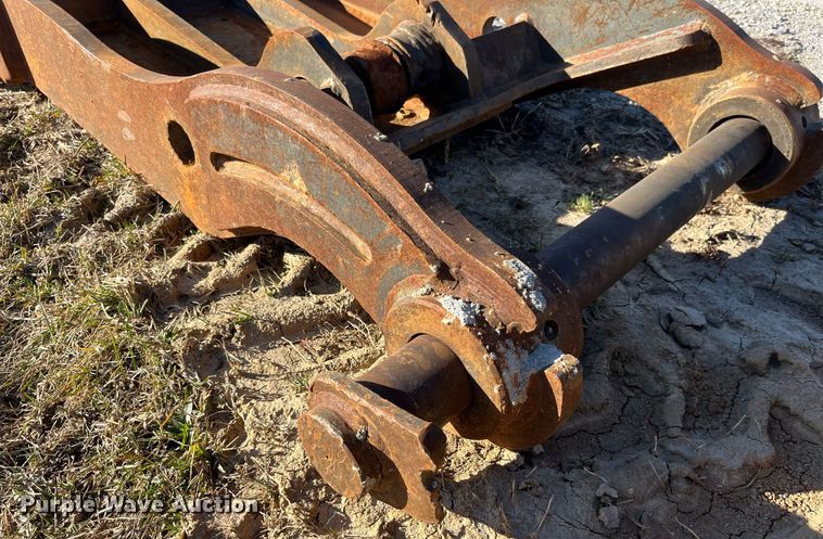 image for item LD9967 Komatsu excavator bucket and thumb