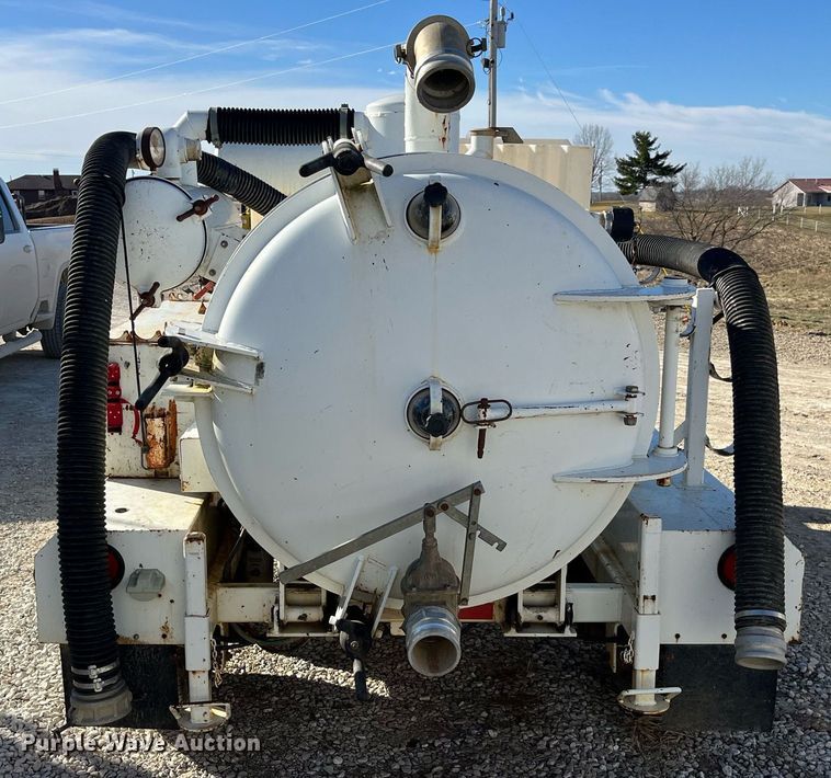 image for item LD9972 1999 Versa Vac 350 vacuum excavator