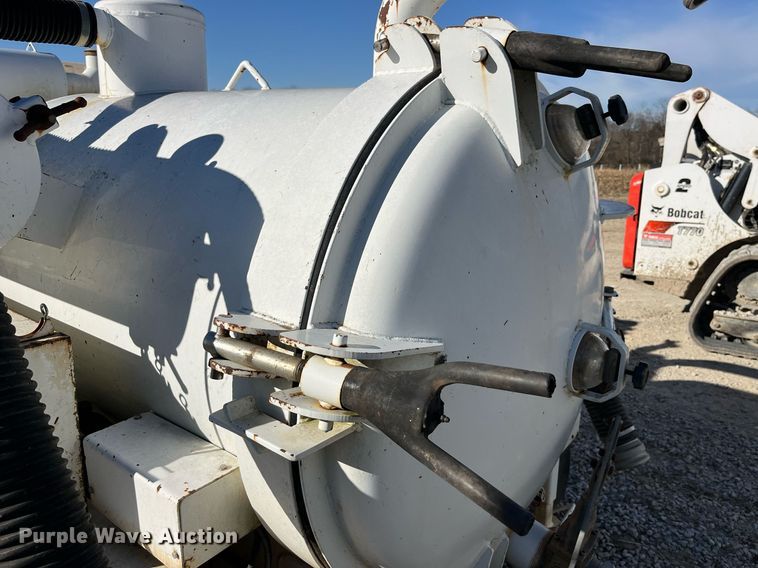 image for item LD9972 1999 Versa Vac 350 vacuum excavator