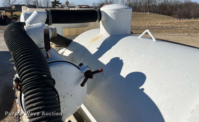 image for item LD9972 1999 Versa Vac 350 vacuum excavator