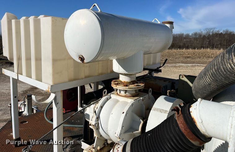 image for item LD9972 1999 Versa Vac 350 vacuum excavator