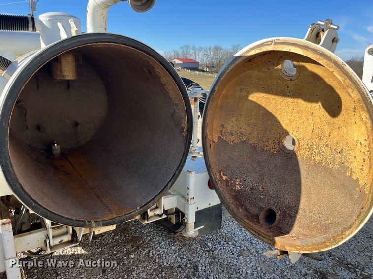 image for item LD9972 1999 Versa Vac 350 vacuum excavator