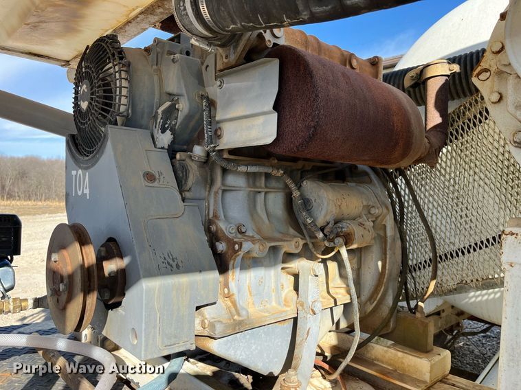 image for item LD9972 1999 Versa Vac 350 vacuum excavator