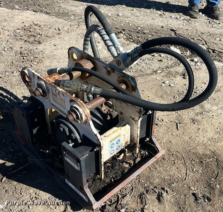 image for item LD9978 Stanley HS30 plate compactor