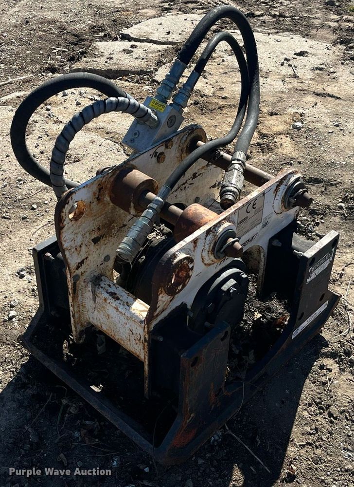 image for item LD9978 Stanley HS30 plate compactor