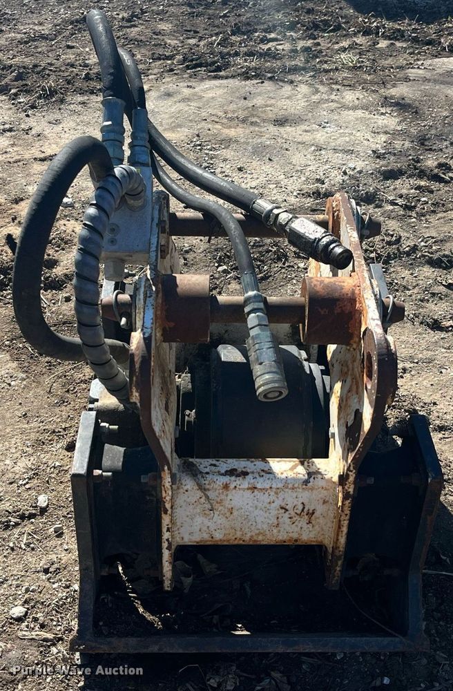 image for item LD9978 Stanley HS30 plate compactor