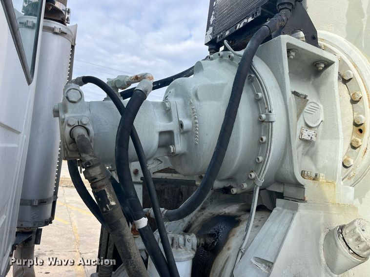 image for item LD9981 2005 Mack CV713 ready mix truck