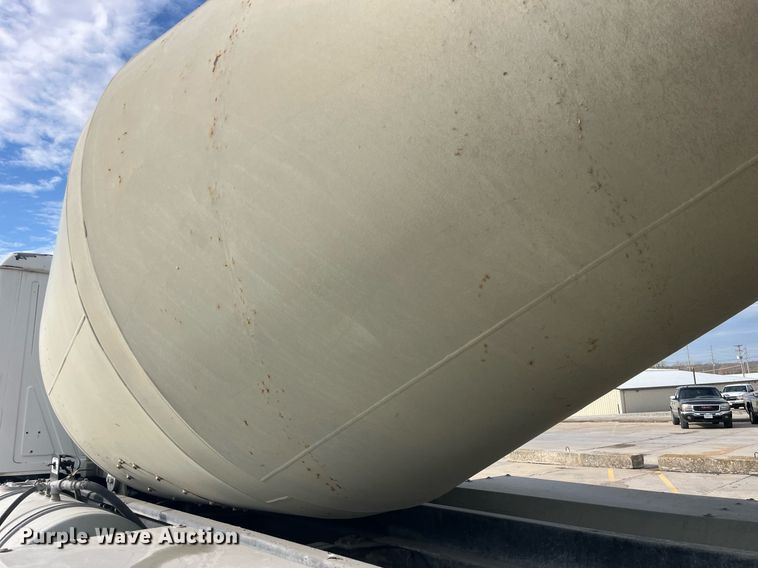 image for item LD9981 2005 Mack CV713 ready mix truck