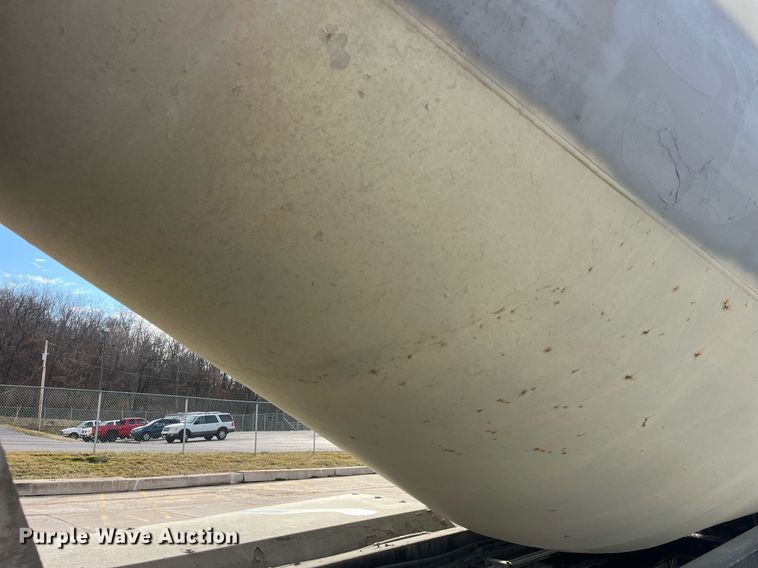 image for item LD9981 2005 Mack CV713 ready mix truck