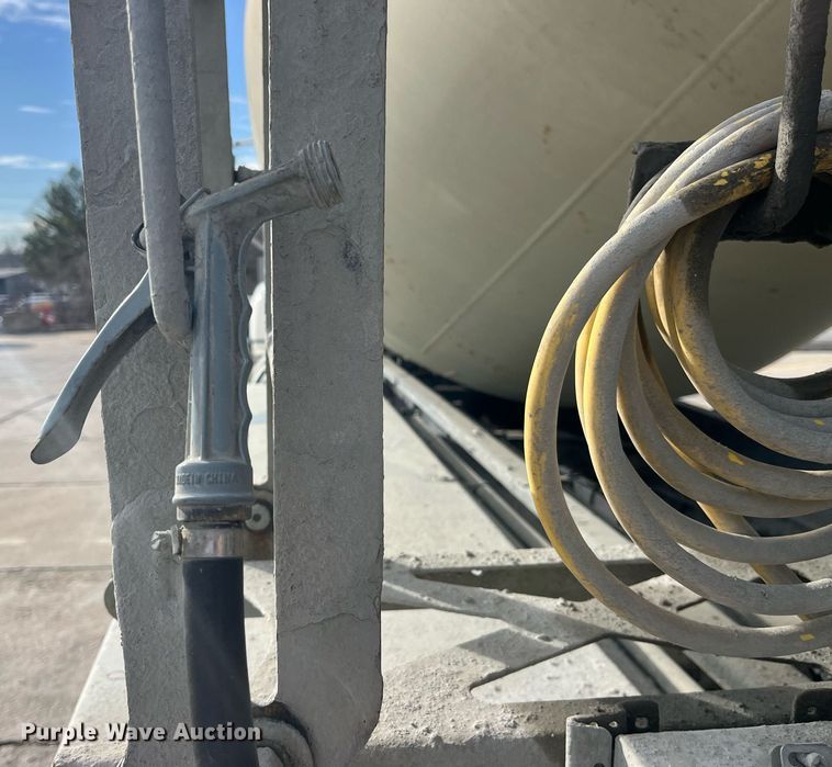 image for item LD9981 2005 Mack CV713 ready mix truck