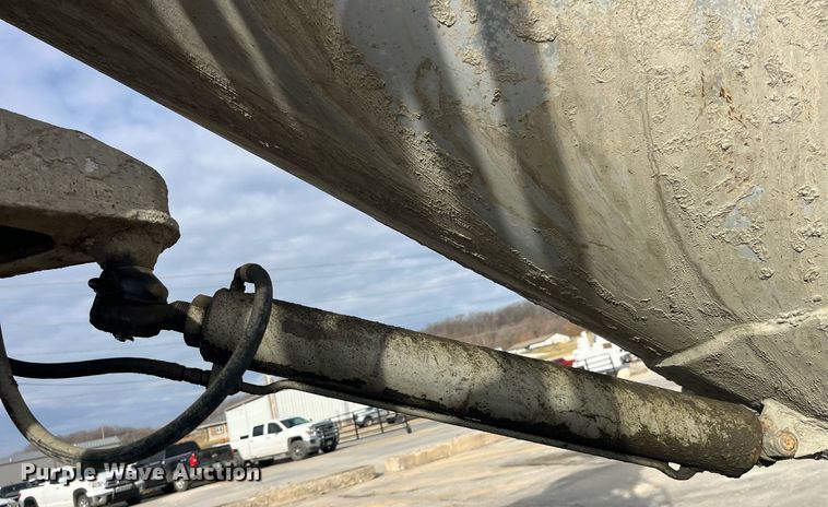 image for item LD9981 2005 Mack CV713 ready mix truck