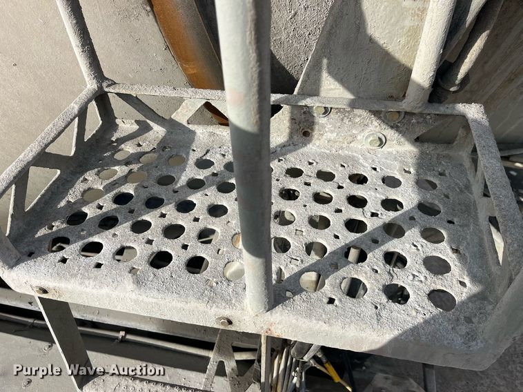 image for item LD9981 2005 Mack CV713 ready mix truck