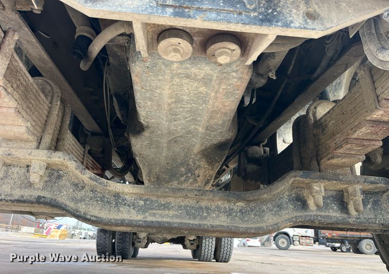 image for item LD9981 2005 Mack CV713 ready mix truck