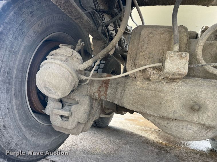 image for item LD9981 2005 Mack CV713 ready mix truck