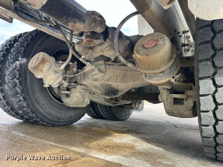 image for item LD9981 2005 Mack CV713 ready mix truck