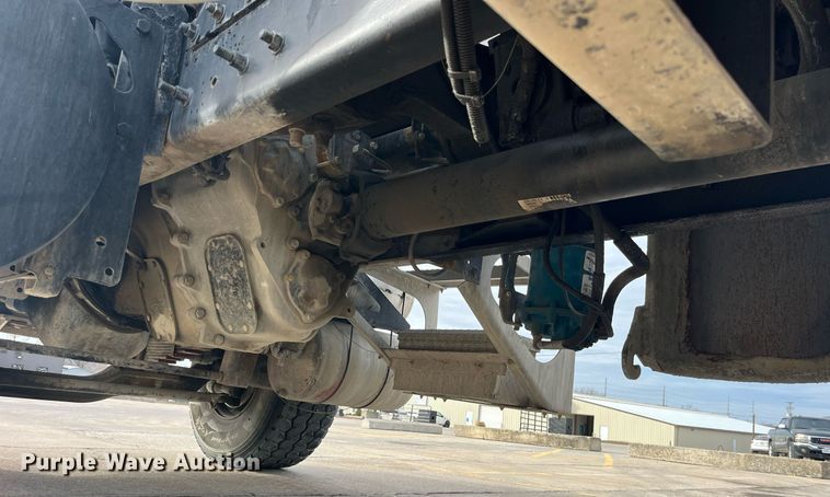 image for item LD9981 2005 Mack CV713 ready mix truck