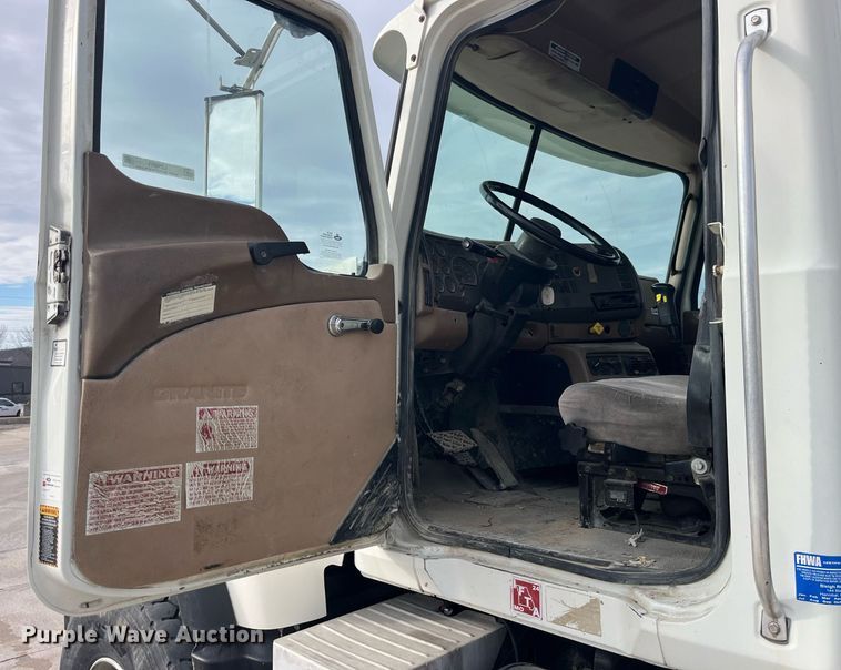 image for item LD9981 2005 Mack CV713 ready mix truck