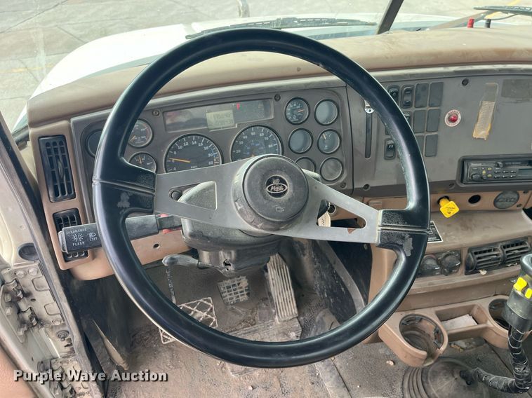 image for item LD9981 2005 Mack CV713 ready mix truck