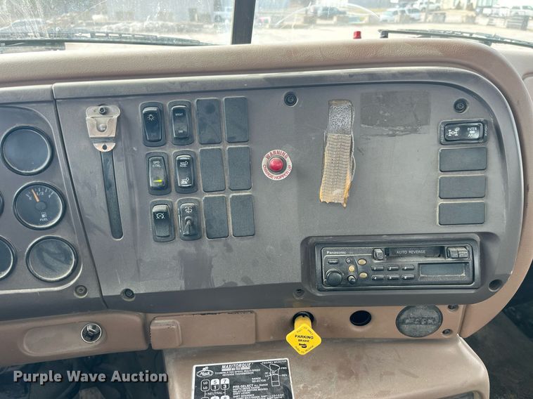 image for item LD9981 2005 Mack CV713 ready mix truck